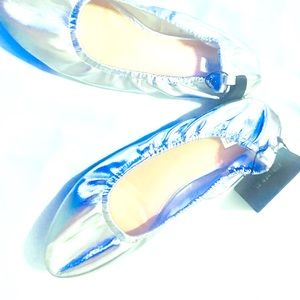 I am selling fabulous gold shoes